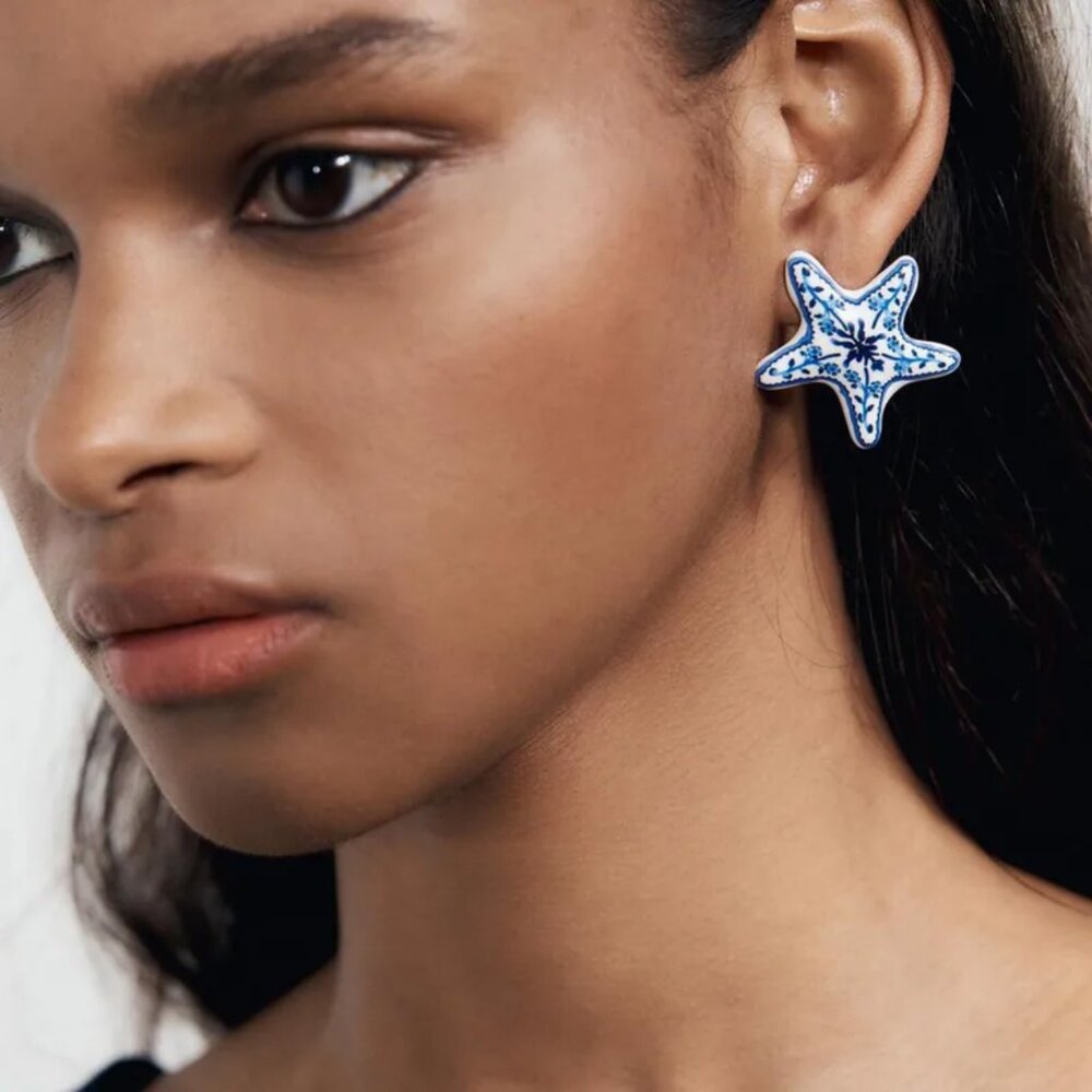 NEW Blue and White Floral Enamel Gold Starfish Statement Earrings - Picture 2 of 4